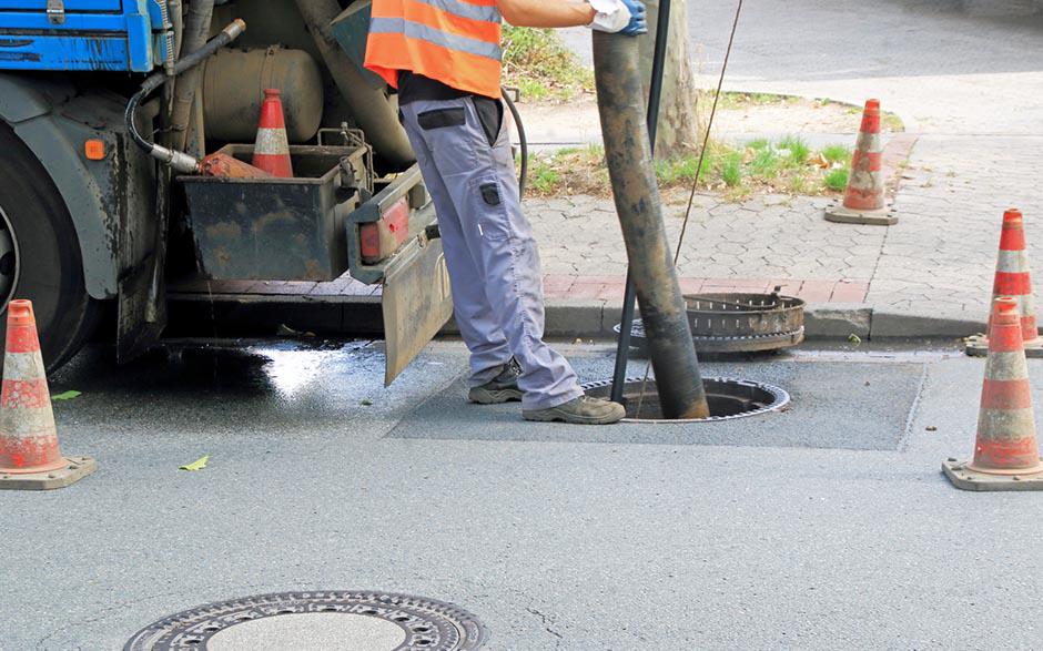 comment déboucher les wc Paris 14